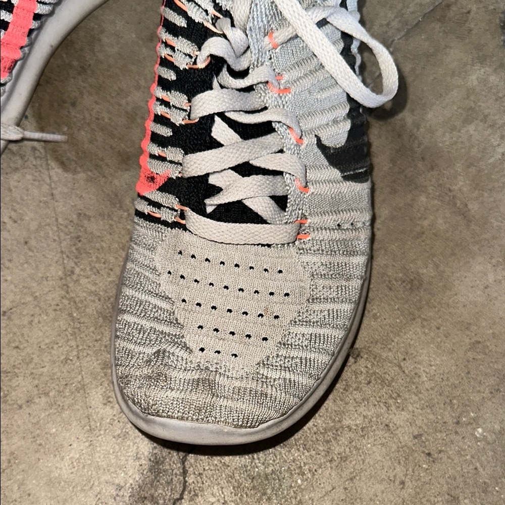 Nike Women Gray Running Shoes - Picture 2 of 8